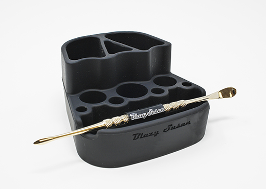 Black Dab Station with Dab Tool From Blazy Susan