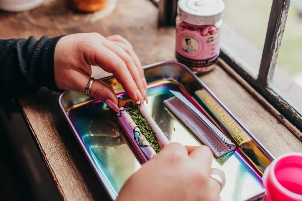 What is the point of a rolling tray